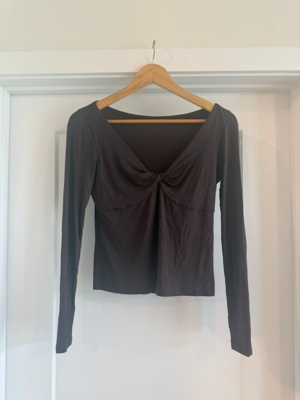 Lululemon Modal-Silk Blend V-Neck Long-Sleeve Shirt Espresso Women’s Medium